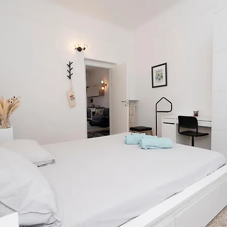 Aria House Апартаменты